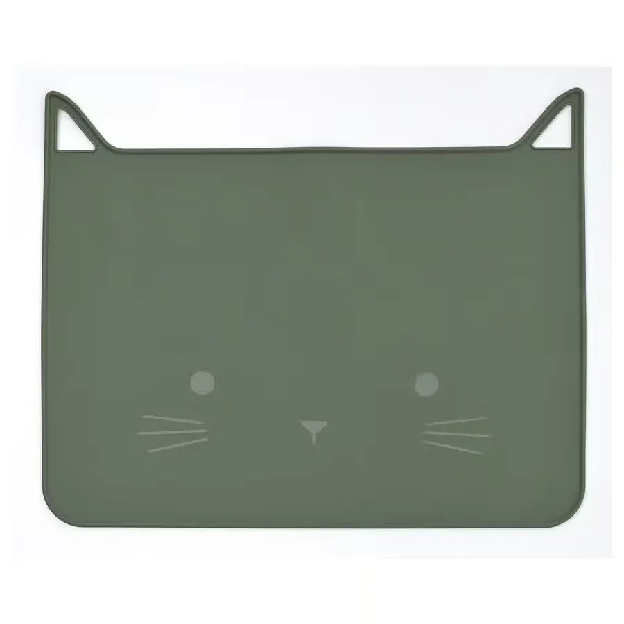 Green placemat with cat face