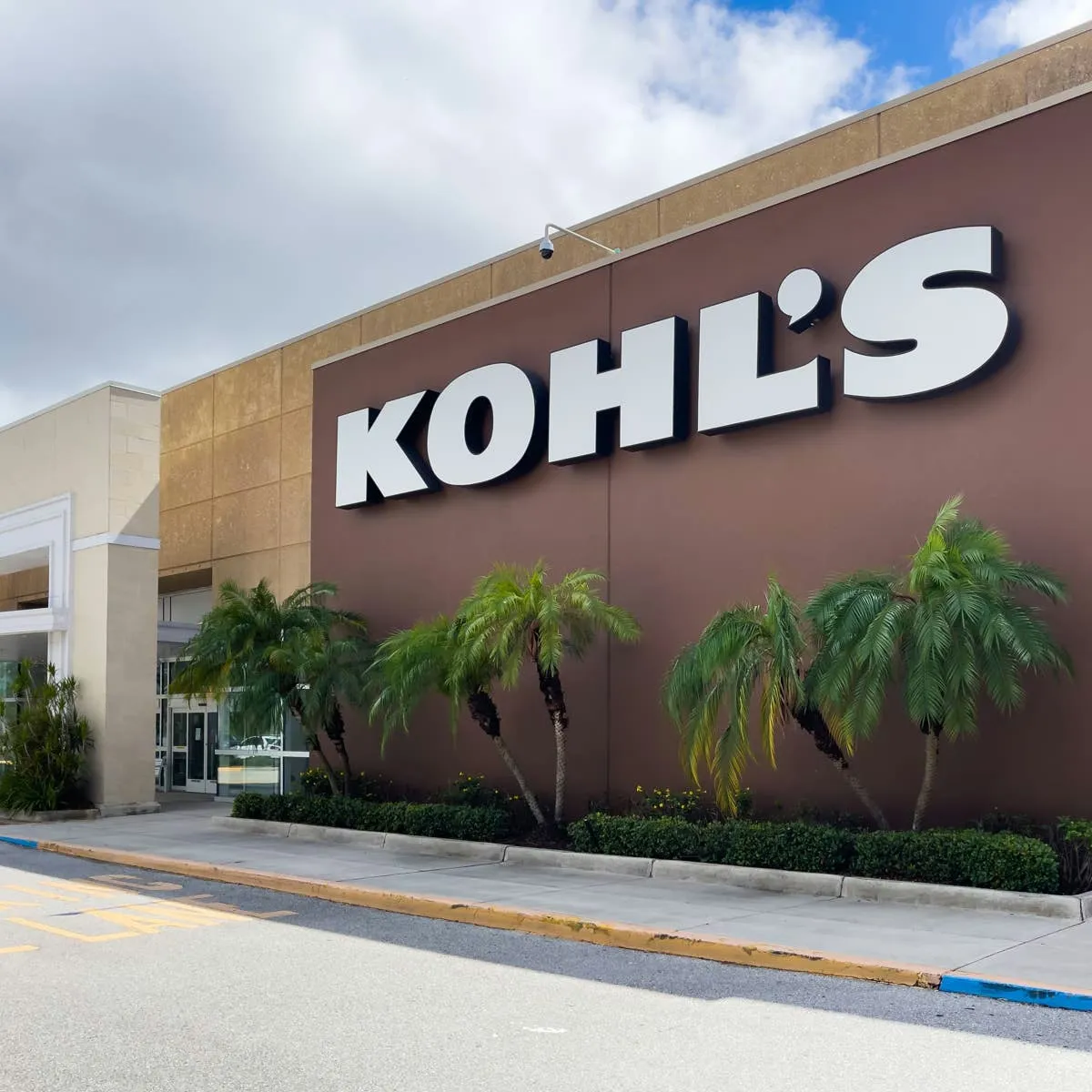 Kohl's Offers a Hummingbird Wind Chime That Will Delight Bird Enthusiasts